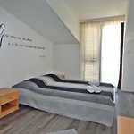 Apartment Rooms&apartments Star