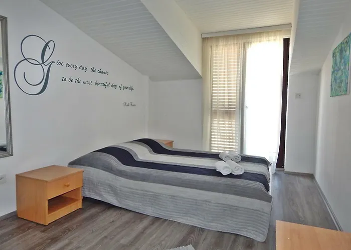 Lägenhet Rooms&apartments Star