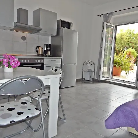 Rooms&apartments Star Apartman *